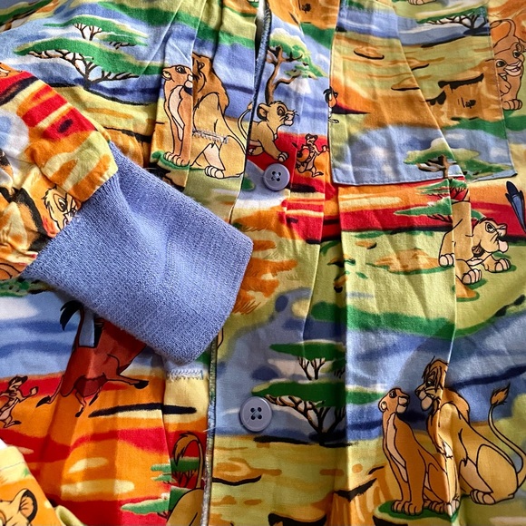 Lion King Scrub Jacket - Picture 4 of 5